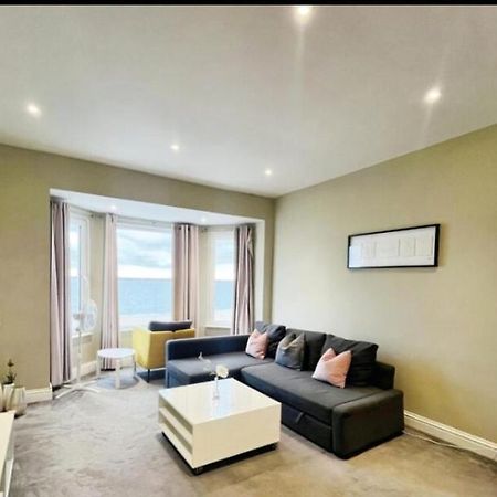 Stones Throw From The Beach - Stunning Sea View Portsmouth Bagian luar foto