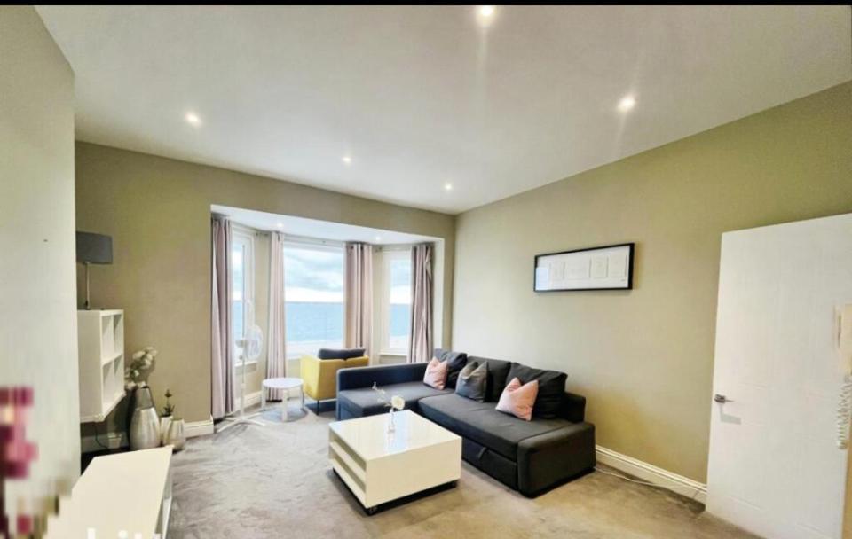 Stones Throw From The Beach - Stunning Sea View Portsmouth Bagian luar foto