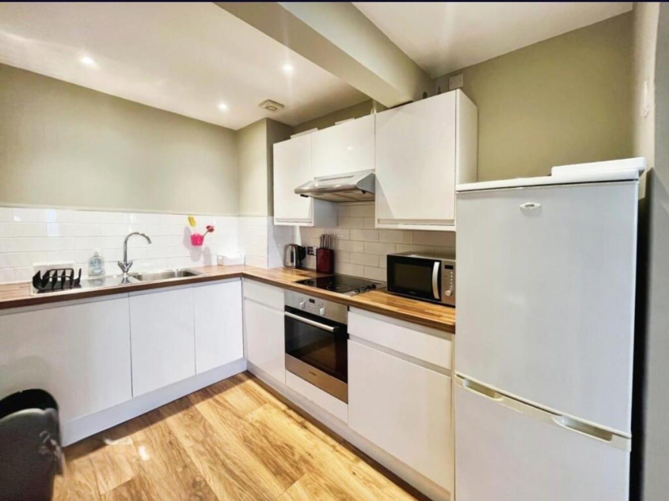 Stones Throw From The Beach - Stunning Sea View Portsmouth Bagian luar foto